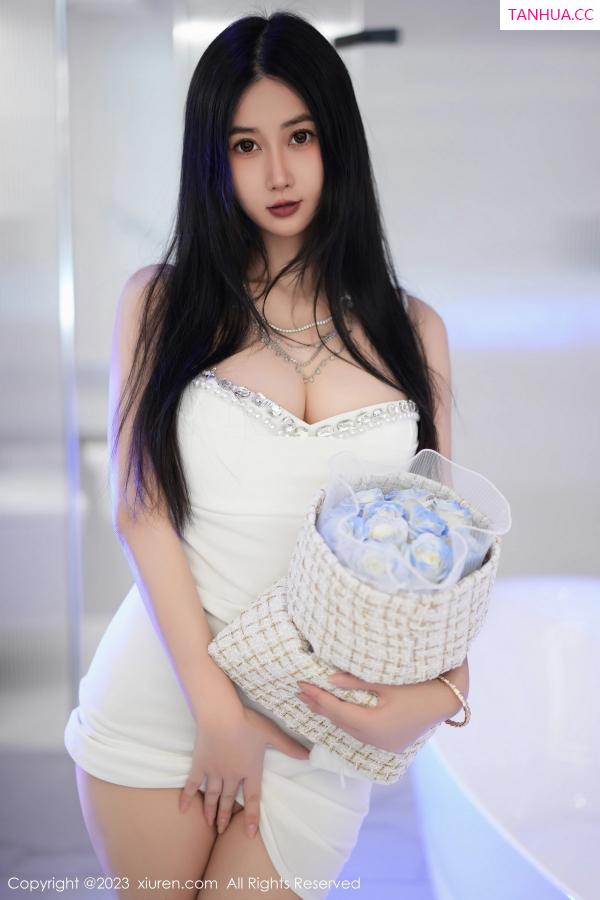 laura阿姣  [XiuRen]高清写真图 2023.09.27 No.7447 laura阿姣 丰腴美腿第4张图片